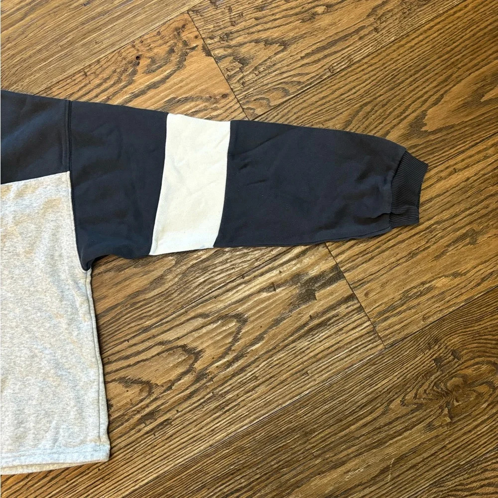 American Eagle crop sweatshirt - Picture 2 of 6